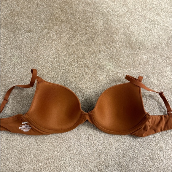 Skims bra - Picture 2 of 3
